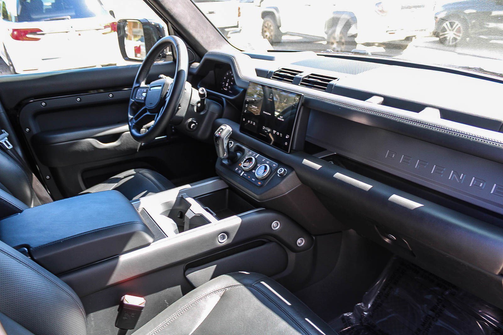 Used 2025 Land Rover Defender 130 X AWD/4WD image 18
