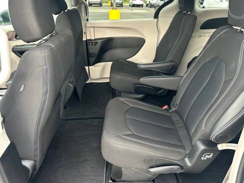 Used 2024 Chrysler Voyager LX FWD image 8