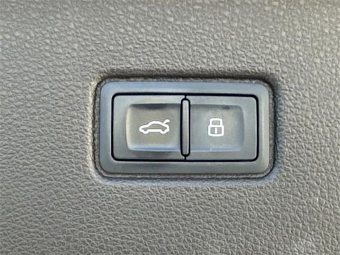 Used 2018 Audi Q7 3.0T Prestige w/ Prestige Package image 15