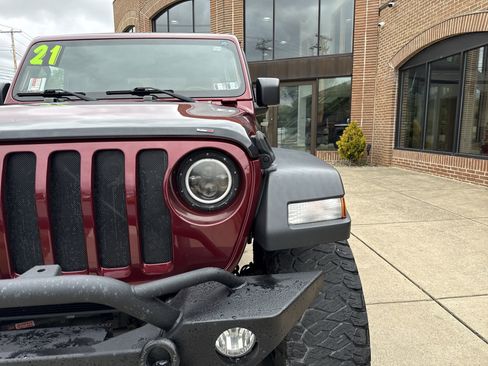 Used 2021 Jeep Gladiator Sport w/ Trailer Tow Package AWD/4WD image 19