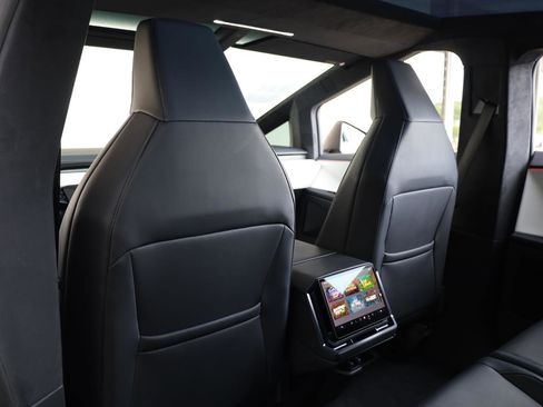 Used 2024 Tesla Cybertruck AWD Crew Cab image 18