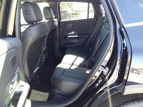 Used 2025 Mercedes-Benz GLA 250 4MATIC image 11