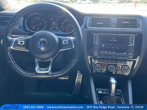 Used 2018 Volkswagen Jetta GLI FWD image 25