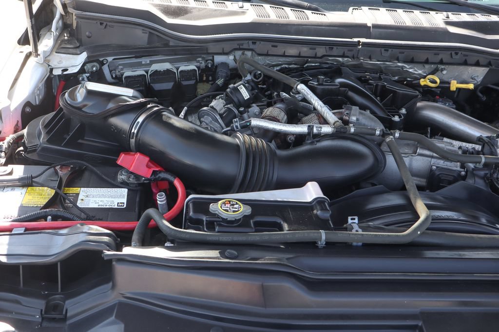 Used 2017 Ford F550 2WD Regular Cab Super Duty image 10