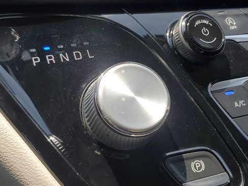 Used 2022 Chrysler Pacifica Touring-L FWD image 35