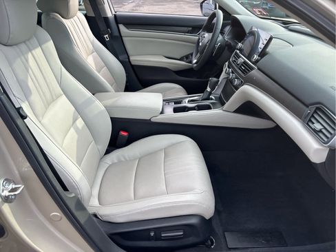 Used 2018 Honda Accord Touring image 35
