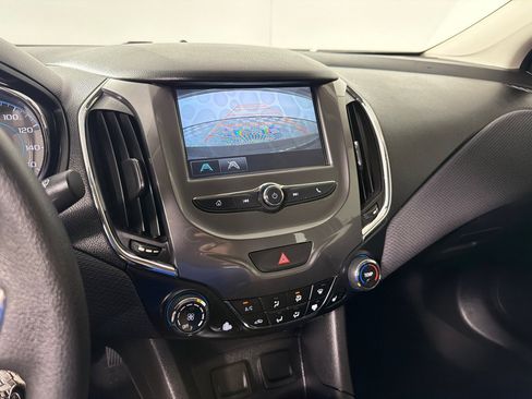 Used 2017 Chevrolet Cruze LT w/ Convenience Package FWD image 14