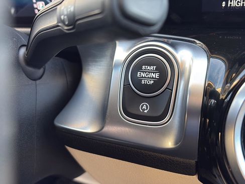 Used 2020 Mercedes-Benz GLB 250 4MATIC image 20