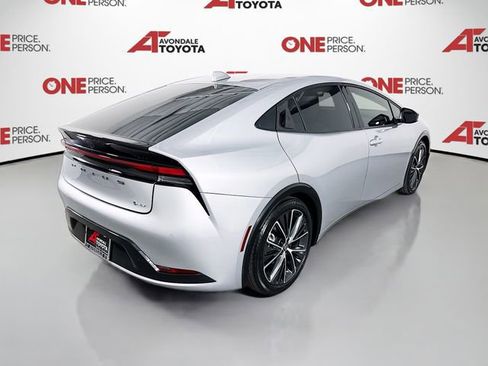 Used 2025 Toyota Prius XLE image 7