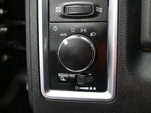 Used 2017 RAM 1500 Classic SLT AWD/4WD image 22