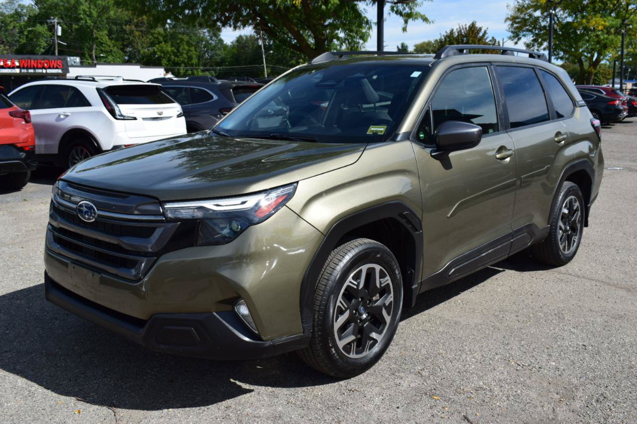 Used 2025 Subaru Forester Premium AWD/4WD image 4