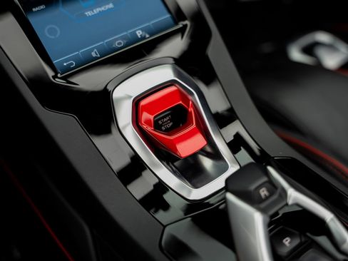 Used 2020 Lamborghini Huracan EVO RWD image 46