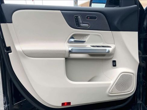 Used 2021 Mercedes-Benz GLB 250 GLB 250 image 22