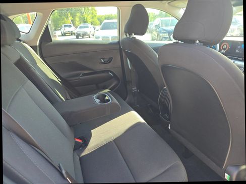 Used 2025 Hyundai Kona SE FWD image 17