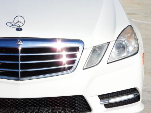 Used 2013 Mercedes-Benz E 350 Luxury image 26