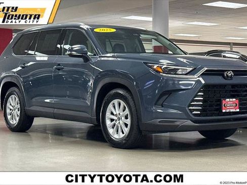 Certified 2025 Toyota Grand Highlander FWD image 1