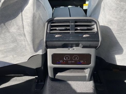 New 2026 BMW 530i xDrive w/ Convenience Package image 8