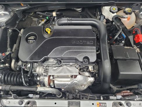 Used 2025 Chevrolet Malibu LS FWD image 30