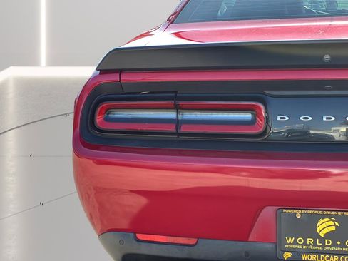 Used 2016 Dodge Challenger SRT Hellcat image 27