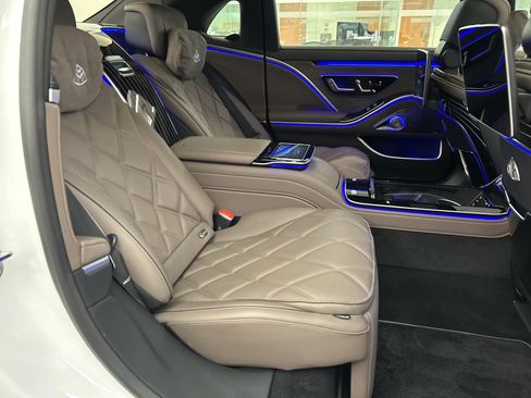 Certified 2024 Mercedes-Benz Maybach S 580 4MATIC image 47
