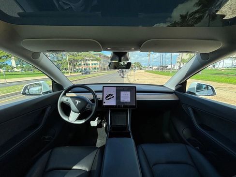 Used 2020 Tesla Model Y Long Range image 10