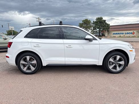 Used 2020 Audi Q5 2.0T Premium w/ Titanium Sport Package AWD/4WD image 7
