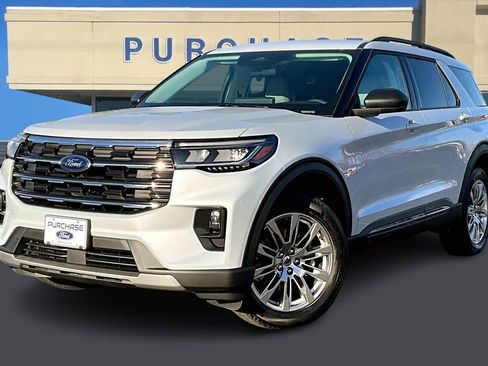 New 2026 Ford Explorer Active w/ Active Comfort Package image 2