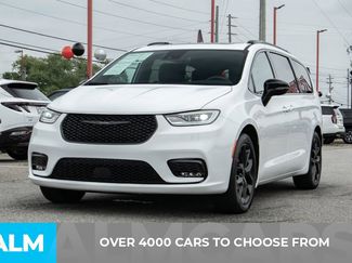 Used 2024 Chrysler Pacifica Limited w/ S Appearance Package video 3