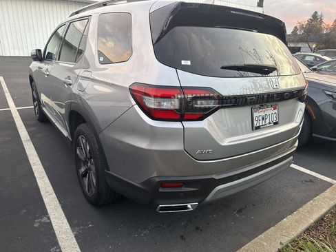 Certified 2023 Honda Pilot Elite image 4