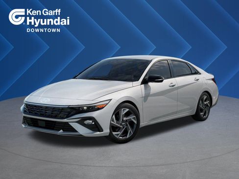 Used 2025 Hyundai Elantra SEL image 1