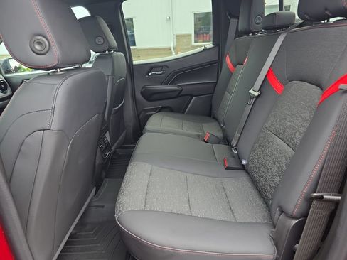 Used 2024 Chevrolet Colorado Z71 w/ Z71 Convenience Package 2 AWD/4WD image 9