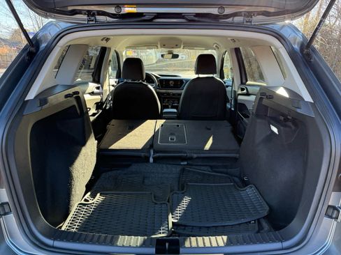 Certified 2024 Volkswagen Taos SE image 14