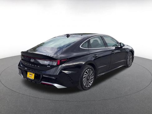 Used 2025 Hyundai Sonata SEL FWD image 12