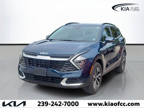 Certified 2025 Kia Sportage EX w/ EX Premium Package AWD/4WD image 3