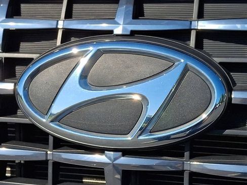 Used 2023 Hyundai Venue SEL w/ Cargo Package FWD image 29