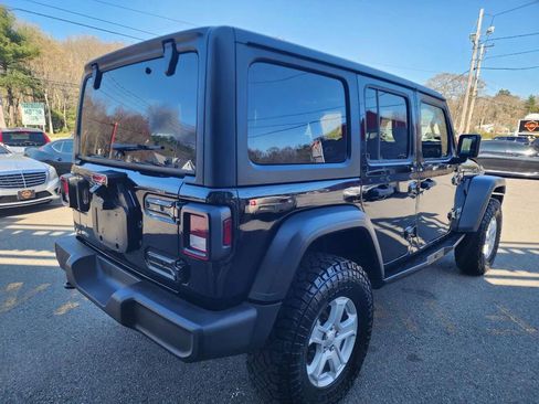Used 2018 Jeep Wrangler Unlimited Sport S AWD/4WD image 5