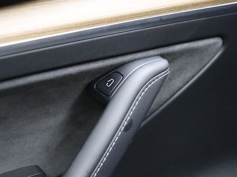 Used 2023 Tesla Model Y Long Range image 31