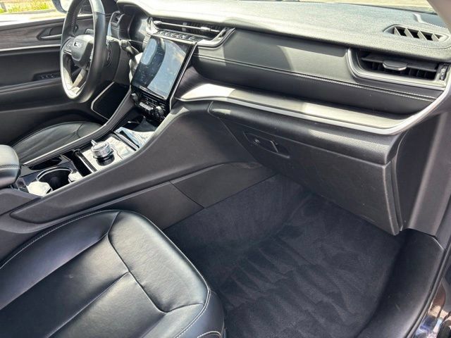 Certified 2022 Jeep Grand Cherokee L Limited w/ Black Appearance Package AWD/4WD image 25