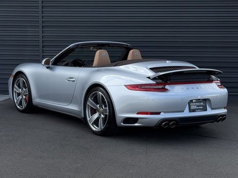 Certified 2018 Porsche 911 Carrera 4S image 3