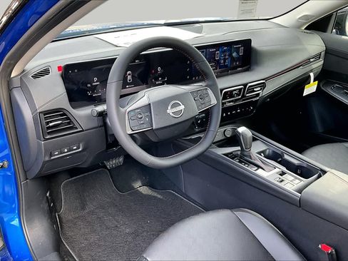 New 2026 Nissan Sentra SR w/ SR Premium Package FWD image 8