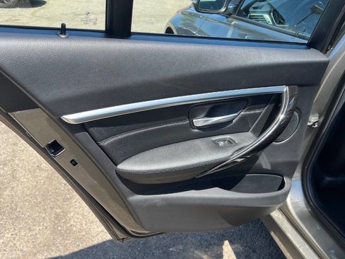 Used 2018 BMW 330e RWD image 31