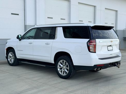 Used 2022 Chevrolet Suburban Premier AWD/4WD image 3