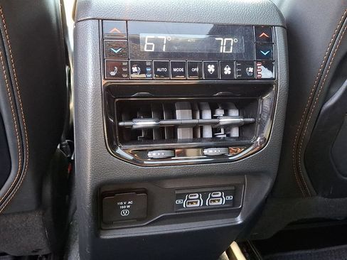 Used 2023 Jeep Grand Cherokee Summit AWD/4WD image 11
