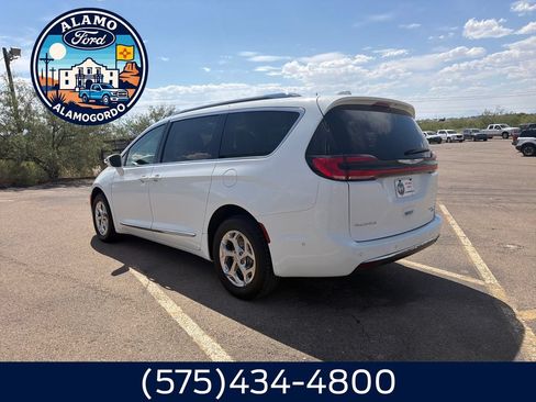 Used 2021 Chrysler Pacifica Limited w/ Premium & Safety Sphere Group AWD/4WD image 3