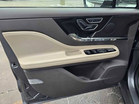 Used 2023 Lincoln Corsair Reserve w/ Equipment Group 201A image 15