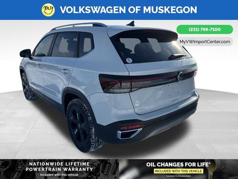 New 2026 Volkswagen Taos SEL image 5