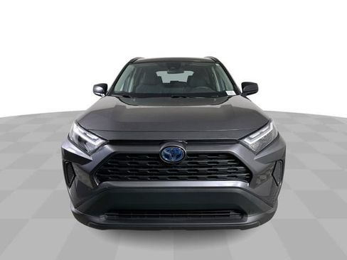 Used 2023 Toyota RAV4 LE AWD/4WD image 3
