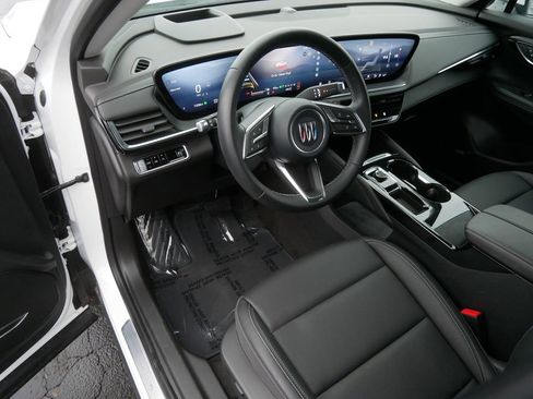 Used 2025 Buick Envision Preferred image 11