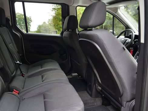 Used 2016 Ford Transit Connect XLT image 19
