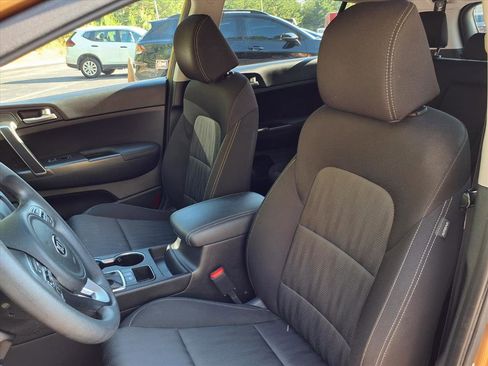 Used 2019 Kia Sportage LX image 12